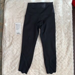 Lululemon wunder under crop II scallop